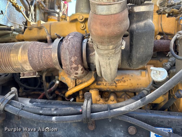 image for item EF2324 1994 Kenworth T660 semi truck