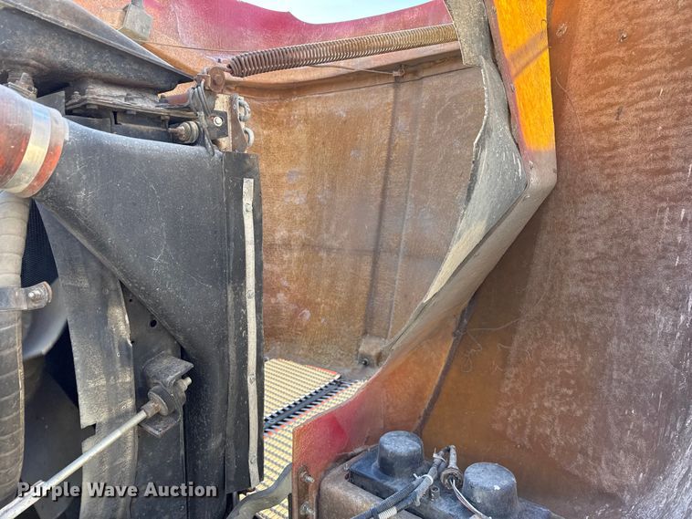 image for item EF2324 1994 Kenworth T660 semi truck