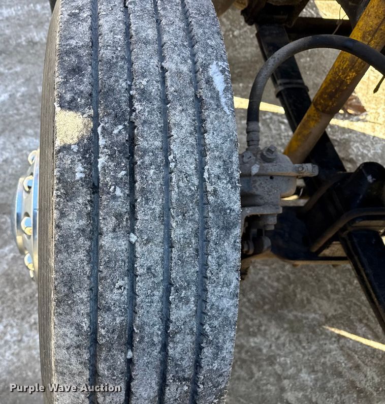 image for item EF2324 1994 Kenworth T660 semi truck