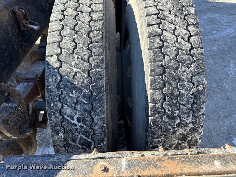 image for item EF2324 1994 Kenworth T660 semi truck