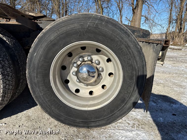 image for item EF2324 1994 Kenworth T660 semi truck