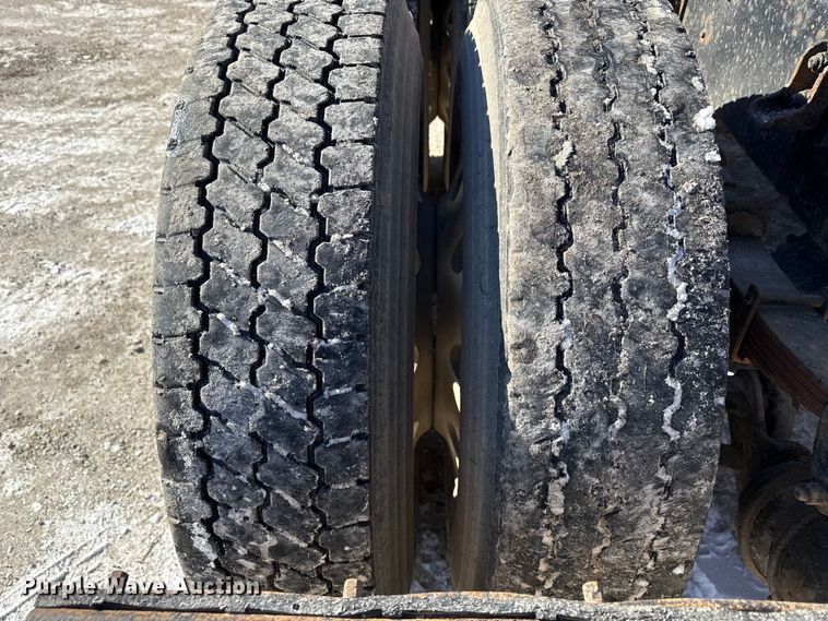 image for item EF2324 1994 Kenworth T660 semi truck