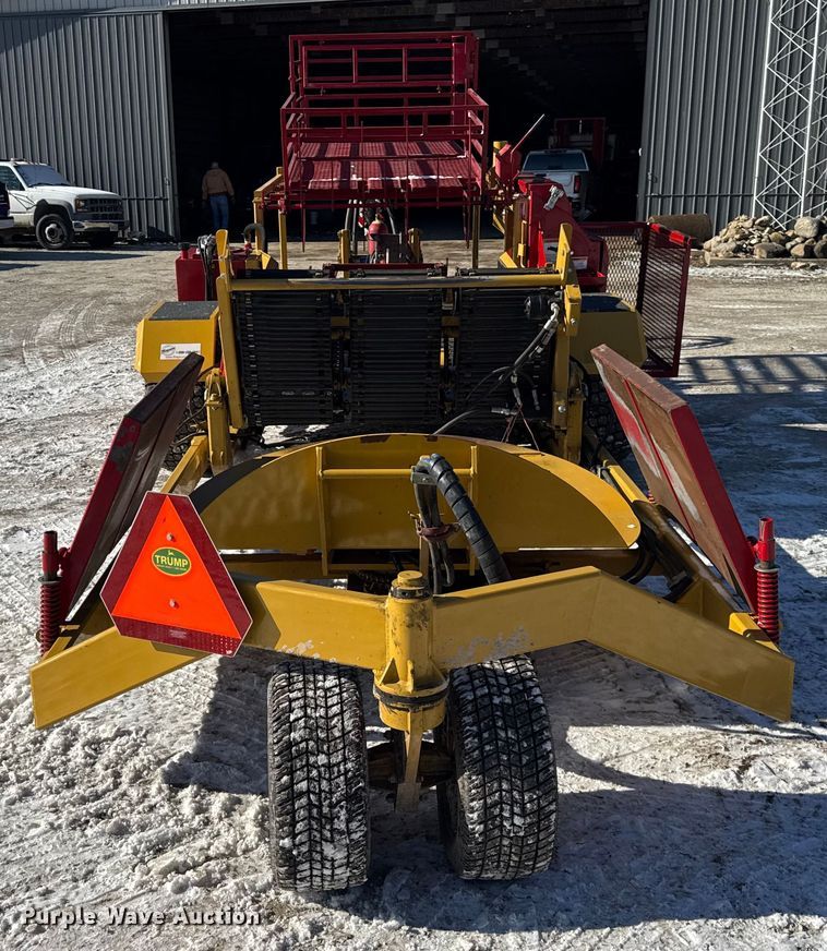 image for item EF2325 Bucyrus Magnum 420SR sod roll harvester 