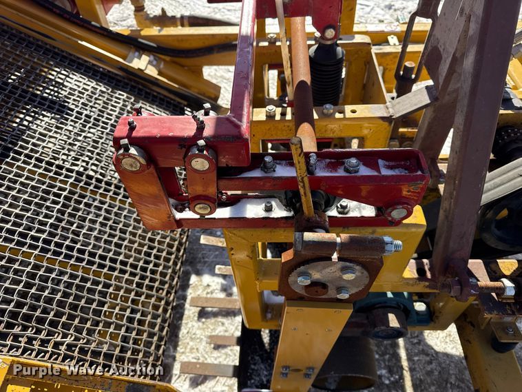 image for item EF2325 Bucyrus Magnum 420SR sod roll harvester 