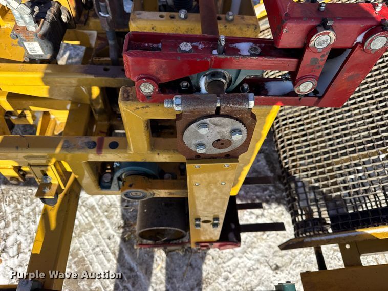 image for item EF2325 Bucyrus Magnum 420SR sod roll harvester 