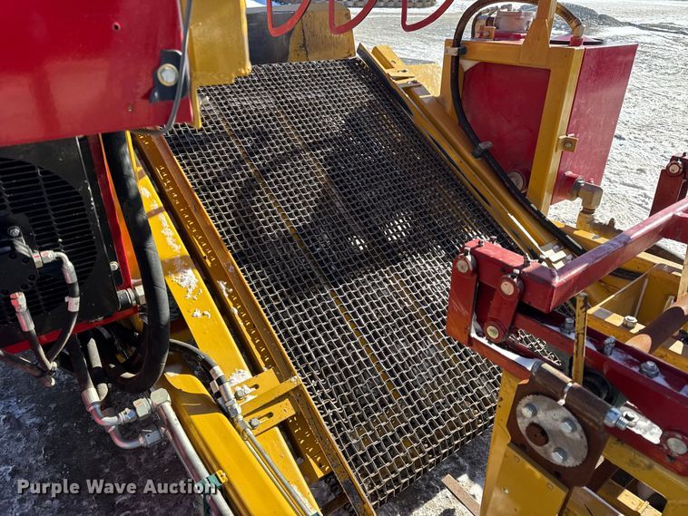 image for item EF2325 Bucyrus Magnum 420SR sod roll harvester 