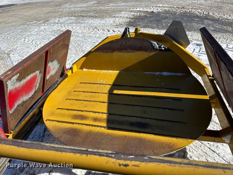 image for item EF2325 Bucyrus Magnum 420SR sod roll harvester 