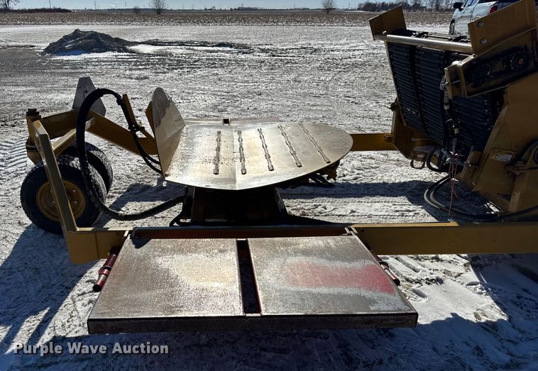 image for item EF2325 Bucyrus Magnum 420SR sod roll harvester 