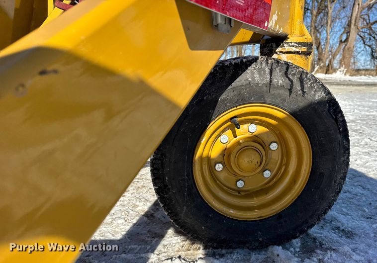 image for item EF2325 Bucyrus Magnum 420SR sod roll harvester 