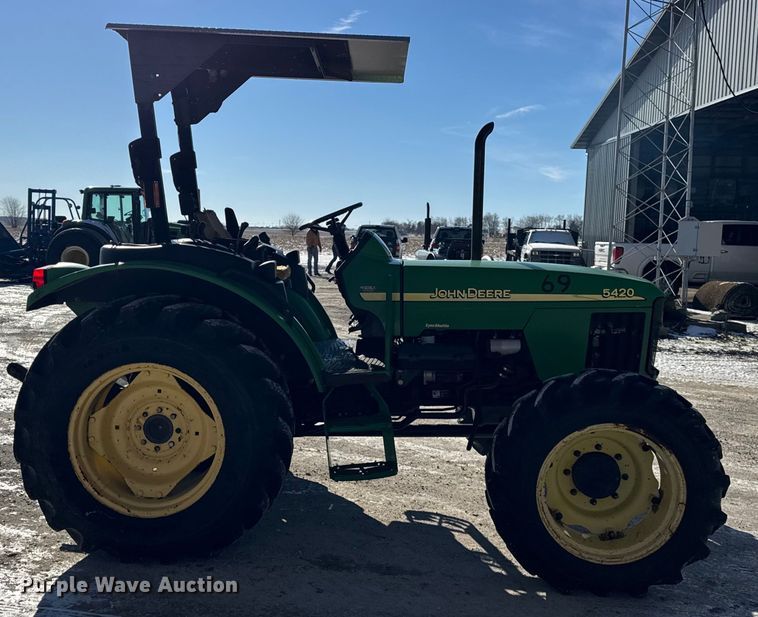 image for item EF2331 John Deere 5420 MFWD tractor