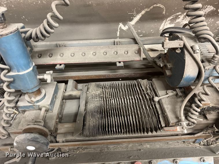 image for item EF2344 Land Pride GR3000 reel and bed knife sharpener