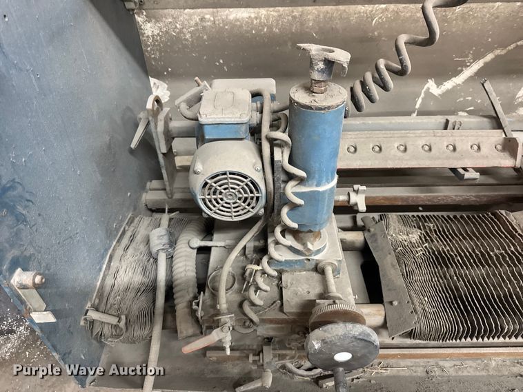 image for item EF2344 Land Pride GR3000 reel and bed knife sharpener