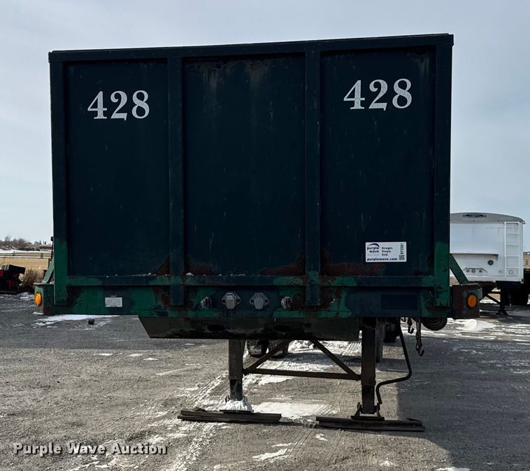 image for item EF2351 2006 Wade flatbed trailer