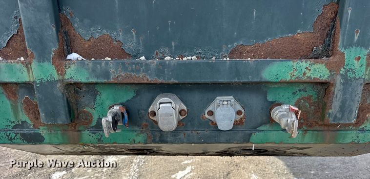 image for item EF2351 2006 Wade flatbed trailer