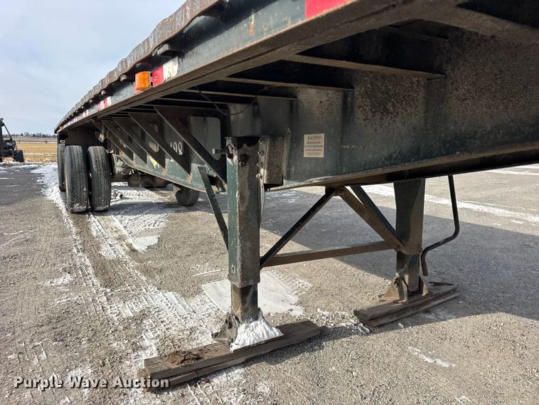 image for item EF2351 2006 Wade flatbed trailer