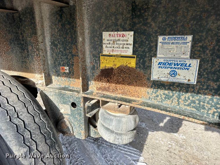 image for item EF2351 2006 Wade flatbed trailer