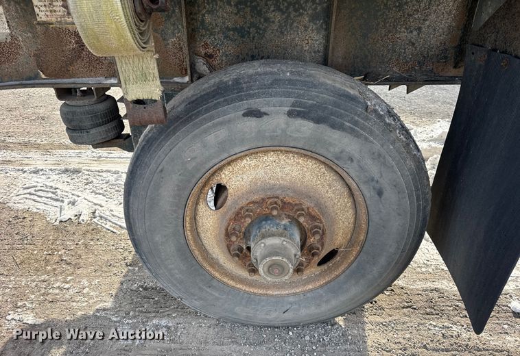 image for item EF2351 2006 Wade flatbed trailer