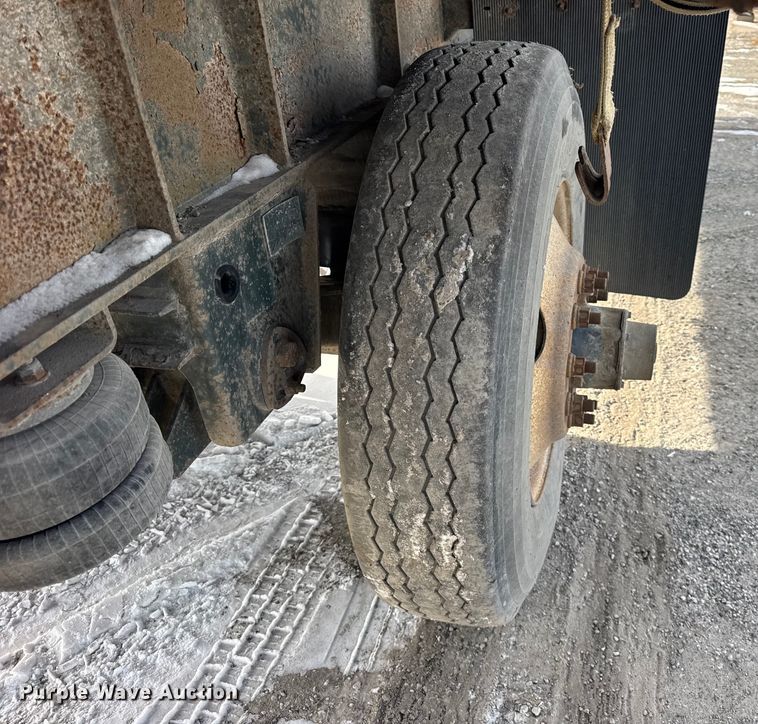 image for item EF2351 2006 Wade flatbed trailer