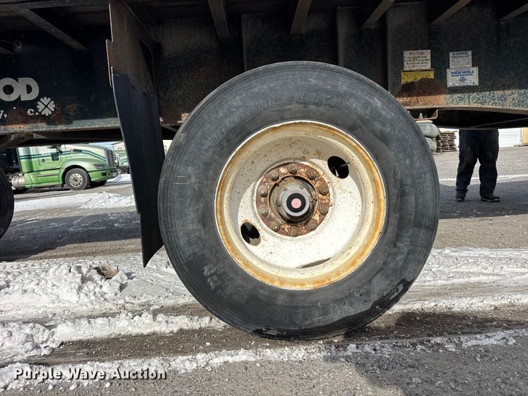 image for item EF2351 2006 Wade flatbed trailer