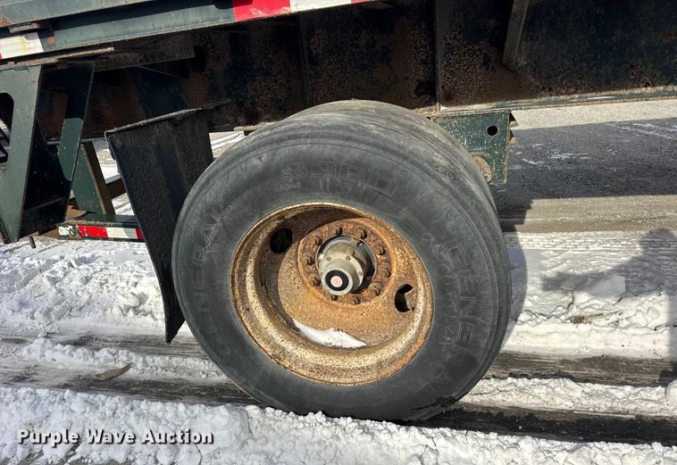 image for item EF2351 2006 Wade flatbed trailer