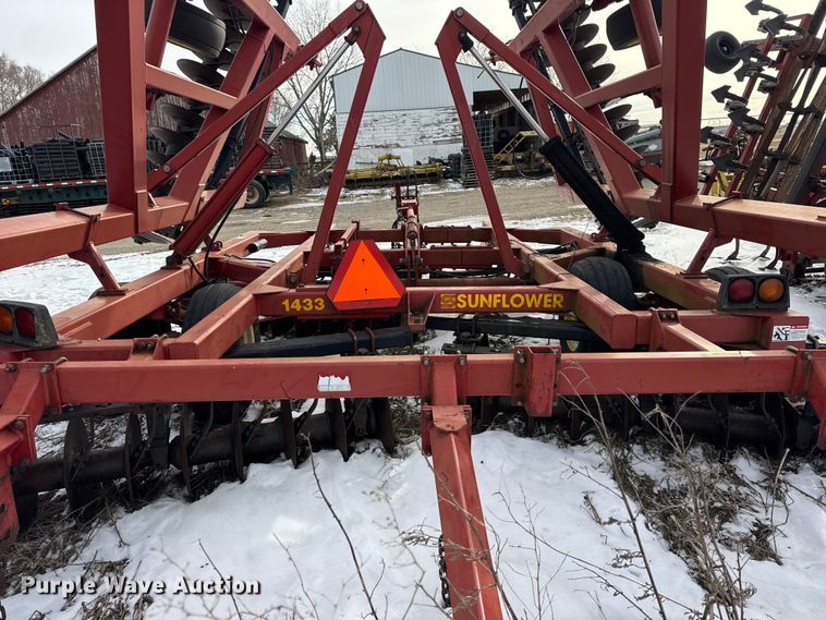 image for item EF2353 Sunflower 433-32 tandem disk