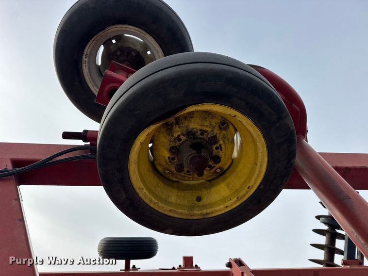 image for item EF2353 Sunflower 433-32 tandem disk