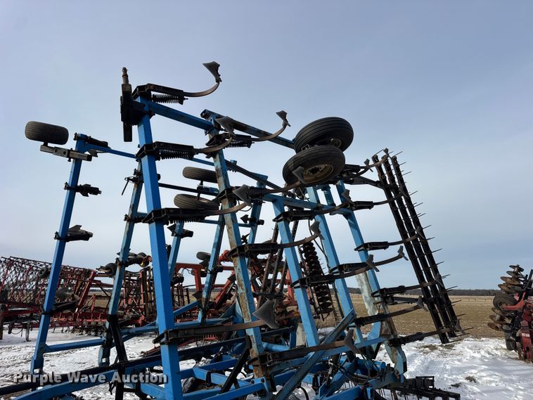 image for item EF2354 DMI Tiger Mate field cultivator