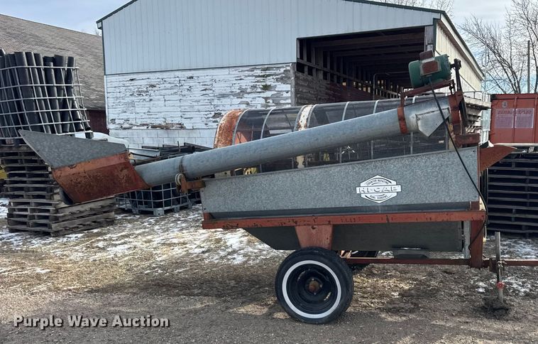 image for item EF2356 DMC 44 Hi Cap grain cleaner