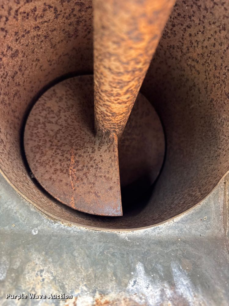 image for item EF2356 DMC 44 Hi Cap grain cleaner