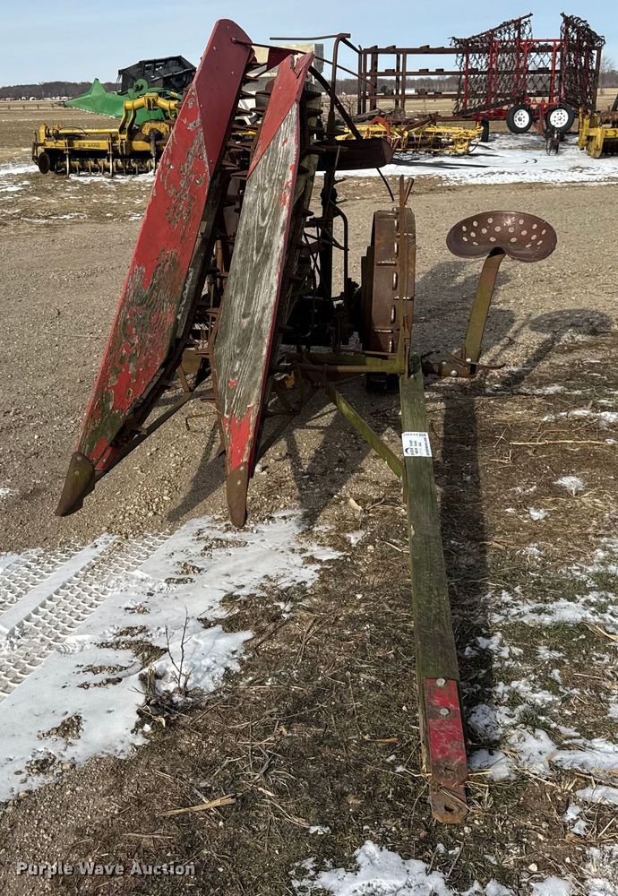 image for item EF2357 International harvester corn binder