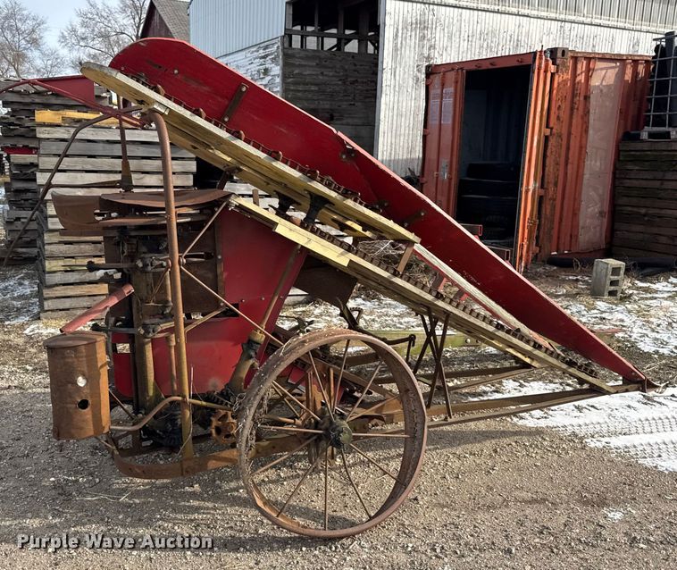 image for item EF2357 International harvester corn binder