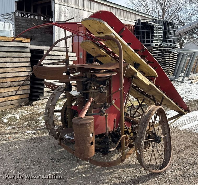 image for item EF2357 International harvester corn binder