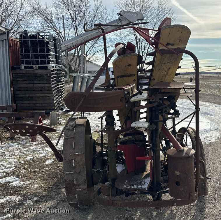 image for item EF2357 International harvester corn binder