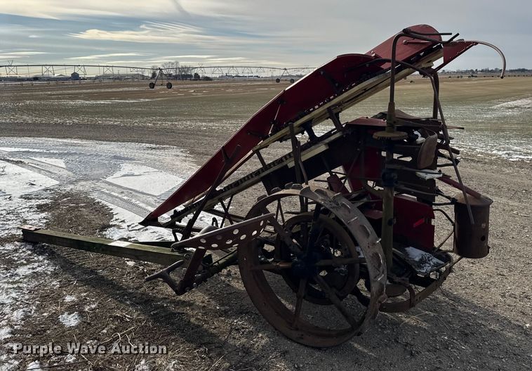 image for item EF2357 International harvester corn binder