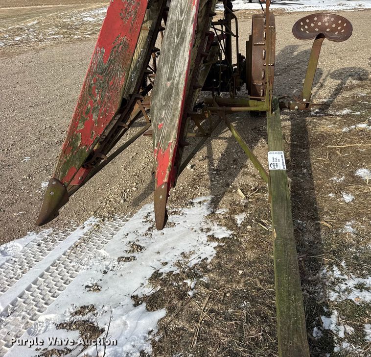 image for item EF2357 International harvester corn binder