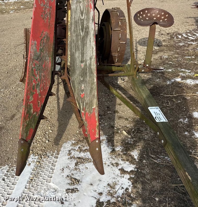 image for item EF2357 International harvester corn binder