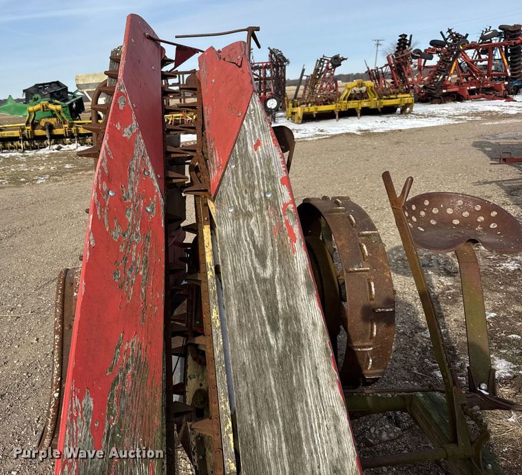 image for item EF2357 International harvester corn binder