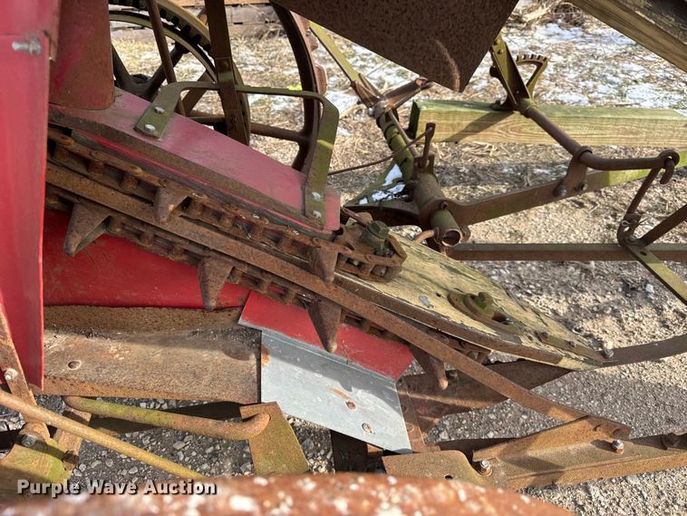 image for item EF2357 International harvester corn binder