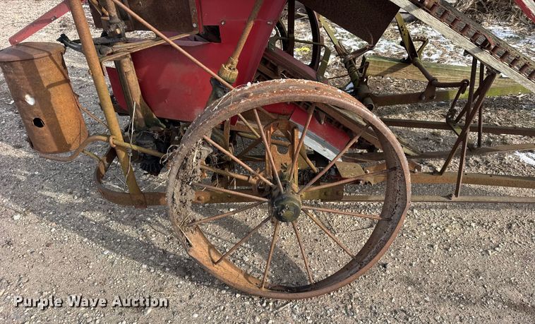image for item EF2357 International harvester corn binder