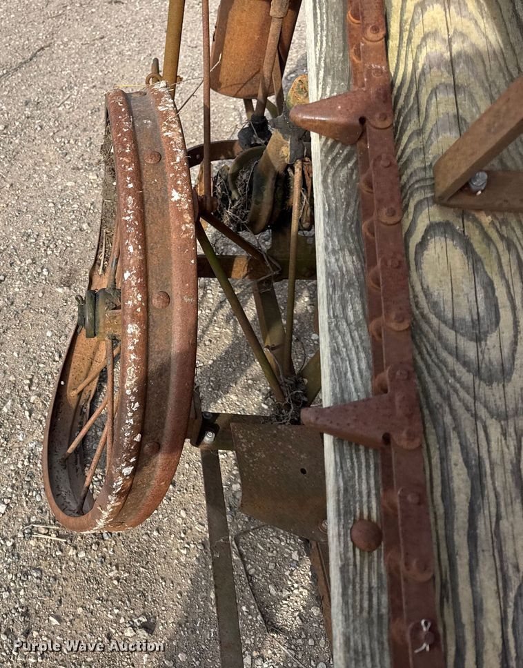 image for item EF2357 International harvester corn binder