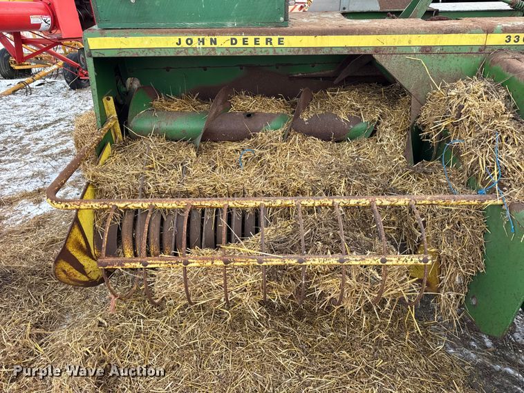 image for item EF2358 John Deere 336 small square baler