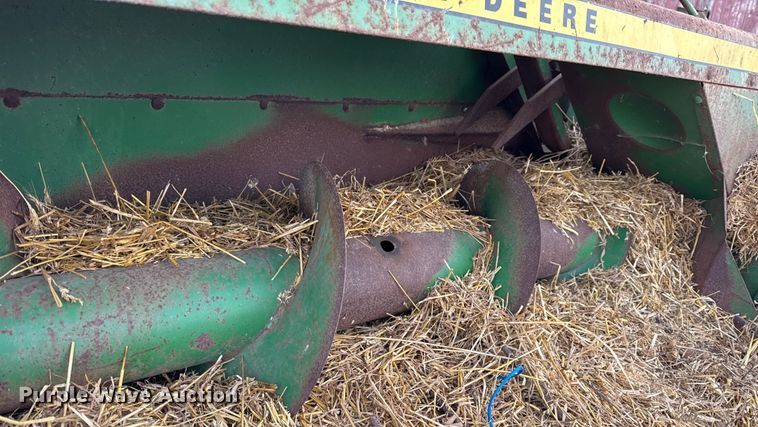 image for item EF2358 John Deere 336 small square baler