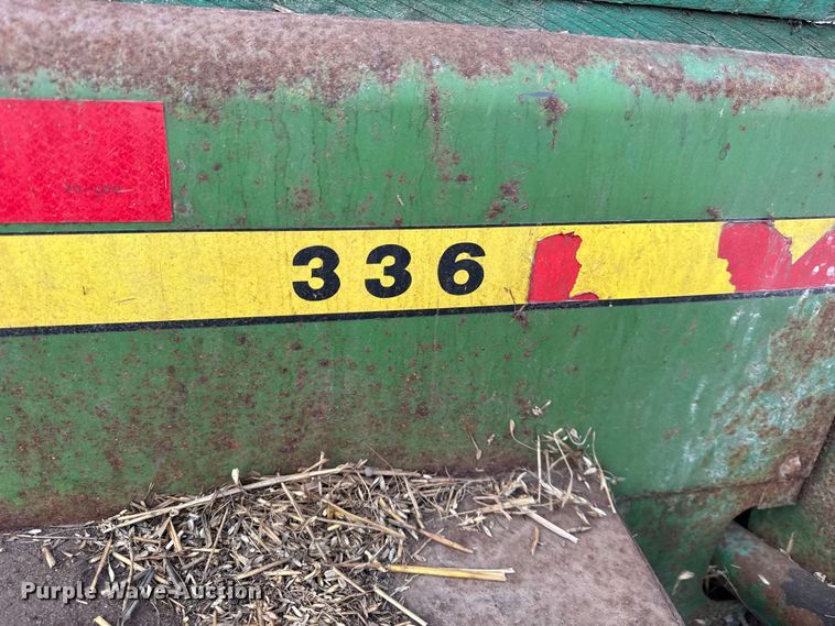 image for item EF2358 John Deere 336 small square baler