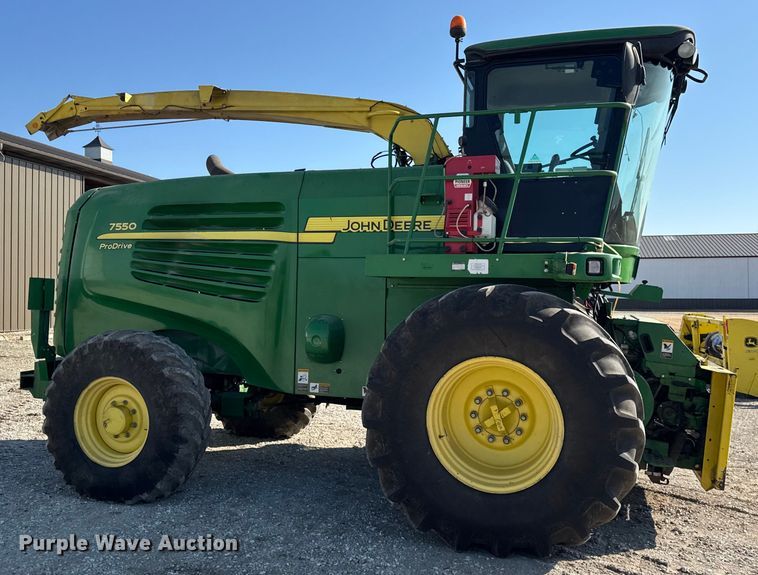 image for item EF2418 2012 John Deere 7550 forage harvester