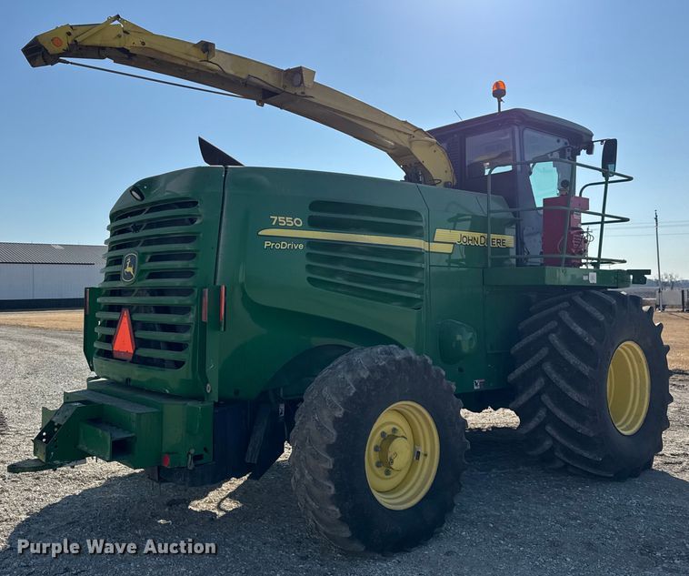 image for item EF2418 2012 John Deere 7550 forage harvester