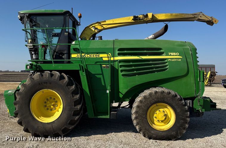image for item EF2418 2012 John Deere 7550 forage harvester