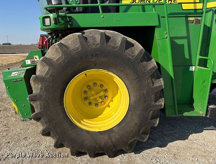 image for item EF2418 2012 John Deere 7550 forage harvester