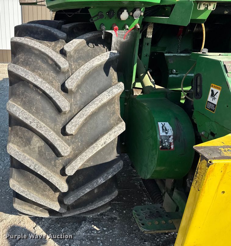 image for item EF2418 2012 John Deere 7550 forage harvester