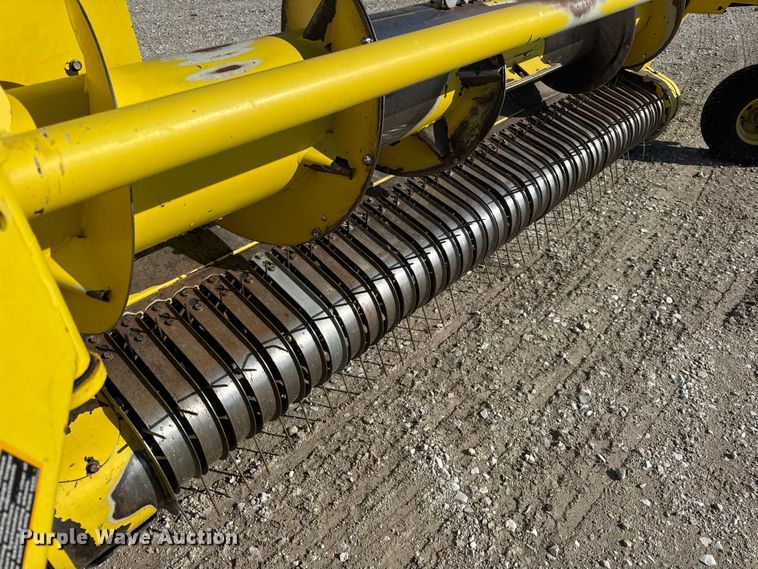 image for item EF2419 2012 John Deere 630C forage harvester pickup head