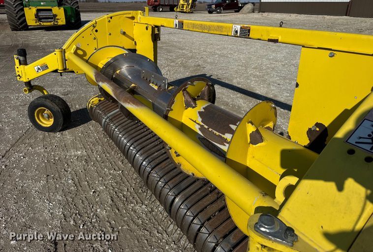 image for item EF2419 2012 John Deere 630C forage harvester pickup head